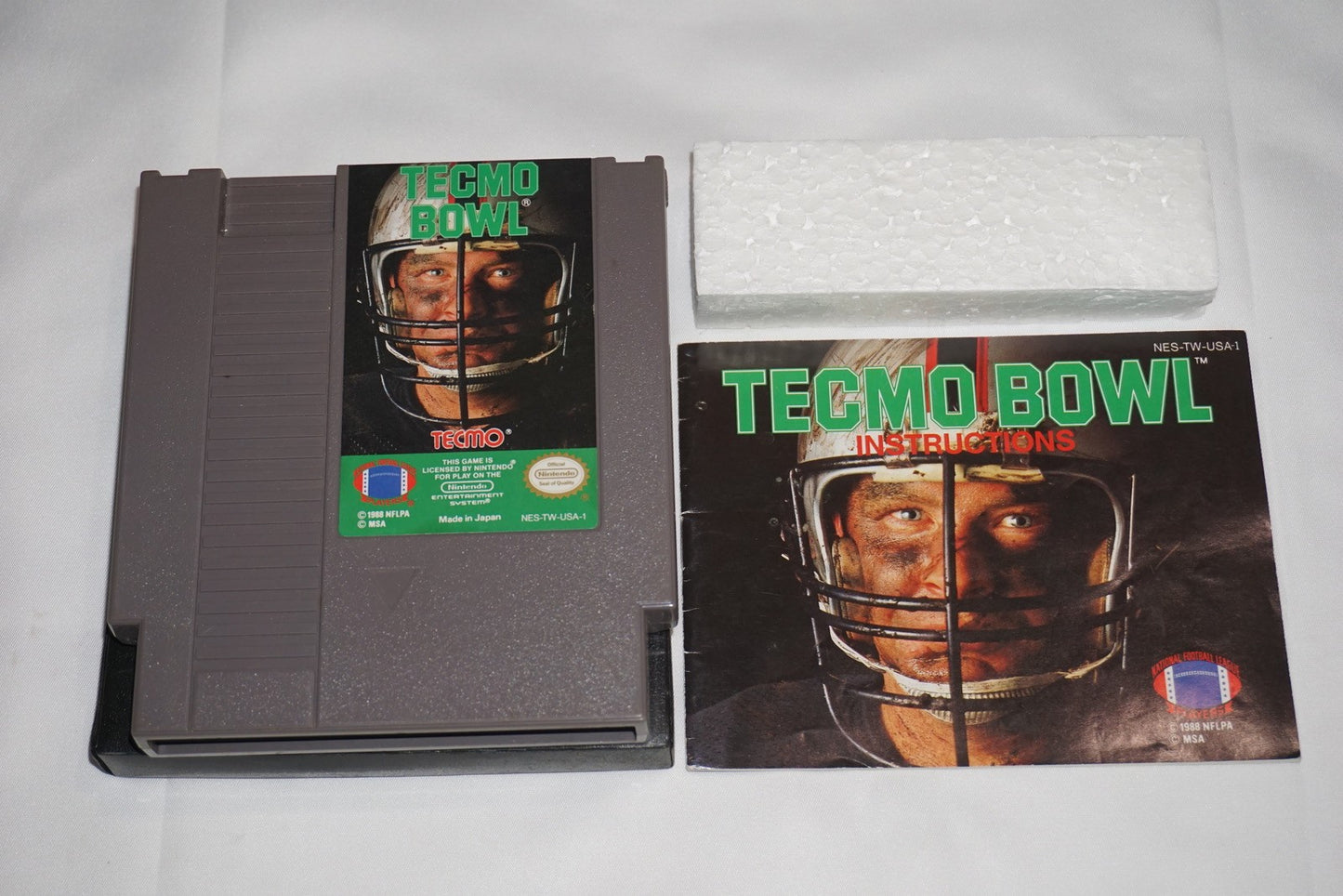 Tecmo Bowl (Nintendo NES) Complete in Box CIB