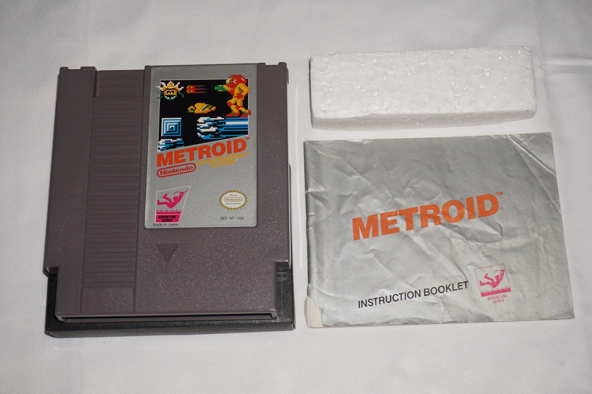 Metroid Silver (Nintendo NES) Complete in Box CIB
